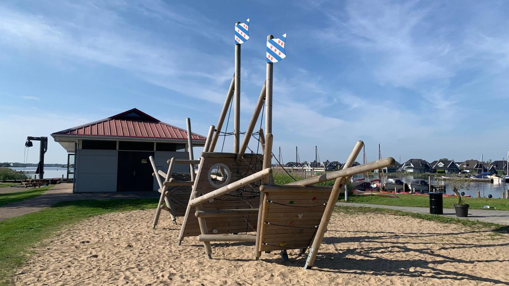 'T Paviljoenhus Bij Sneekermeer Offingawier ภายนอก รูปภาพ