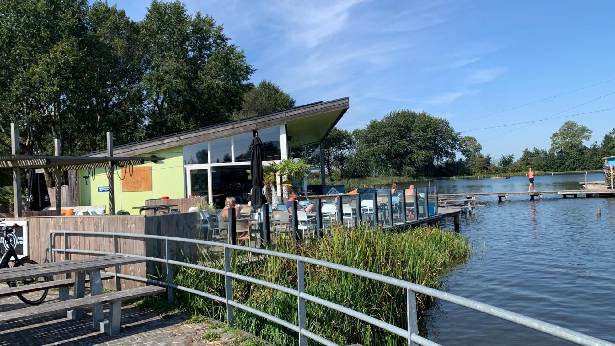 'T Paviljoenhus Bij Sneekermeer Offingawier ภายนอก รูปภาพ